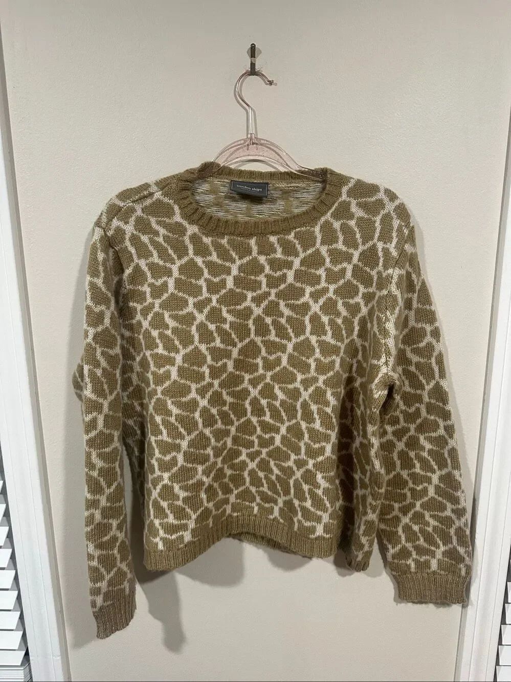 Wooden Ships Size M/L Sweater giraffe print